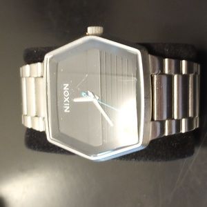 Nixon The Mayor watch